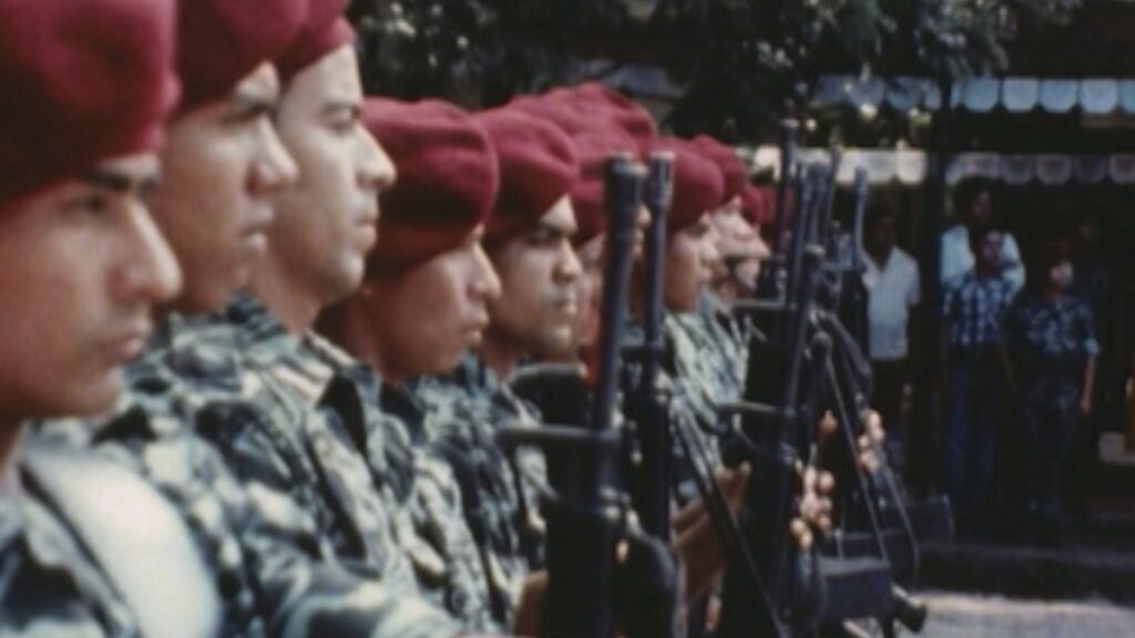 Salvadorian Soldiers with guns